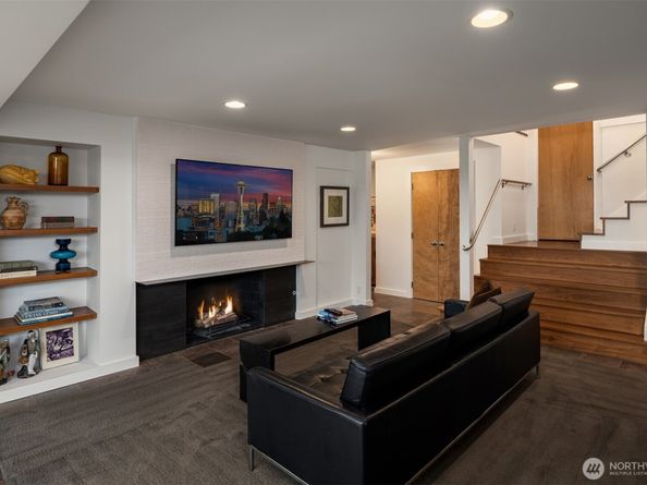 7352 56th Avenue NE, Seattle WA 98115