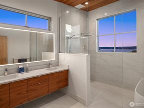 7352 56th Avenue NE, Seattle WA 98115