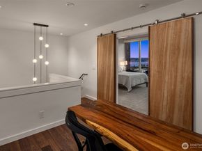 7352 56th Avenue NE, Seattle WA 98115