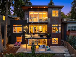 7352 56th Avenue NE, Seattle WA 98115