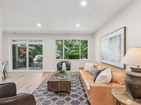 2840 139th Avenue SE 15, Bellevue WA 98005