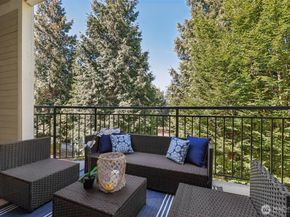 2840 139th Avenue SE 15, Bellevue WA 98005