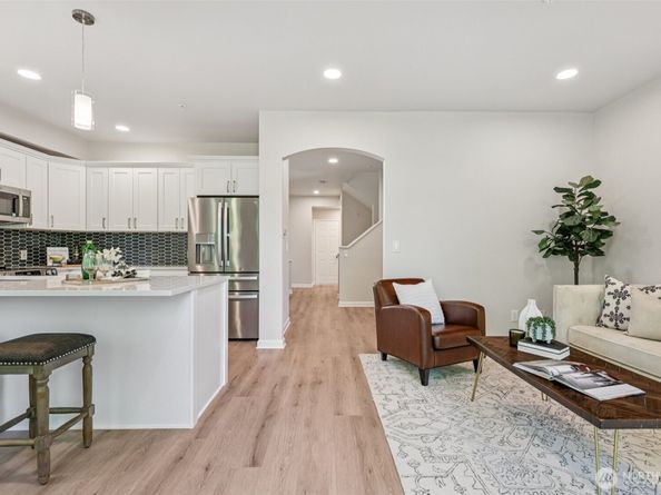 2840 139th Avenue SE 15, Bellevue WA 98005