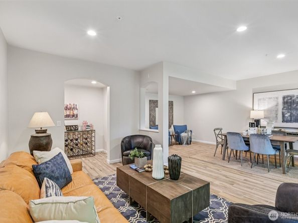 2840 139th Avenue SE 15, Bellevue WA 98005