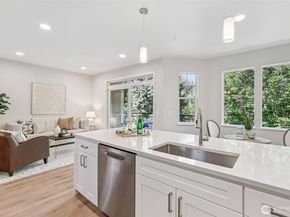 2840 139th Avenue SE 15, Bellevue WA 98005