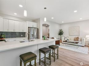 2840 139th Avenue SE 15, Bellevue WA 98005