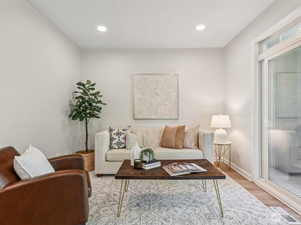 2840 139th Avenue SE 15, Bellevue WA 98005