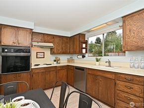 510 NW 201st Place, Shoreline WA 98177