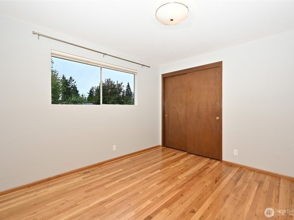 510 NW 201st Place, Shoreline WA 98177