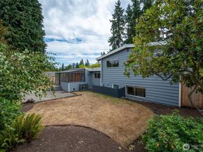 510 NW 201st Place, Shoreline WA 98177
