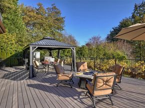 7909 78th Avenue SE, Mercer Island WA 98040