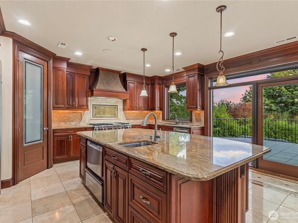 7909 78th Avenue SE, Mercer Island WA 98040