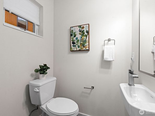 3300 NE 65th Street 219, Seattle WA 98115