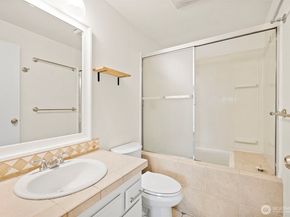15208 NE 8th Street C3, Bellevue WA 98007
