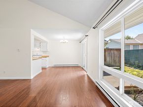15208 NE 8th Street C3, Bellevue WA 98007