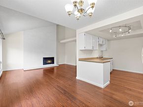 15208 NE 8th Street C3, Bellevue WA 98007
