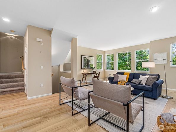 4740 Lake Place S C, Renton WA 98055