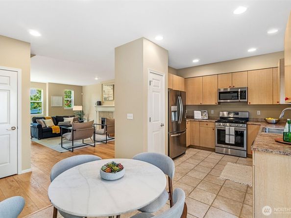 4740 Lake Place S C, Renton WA 98055