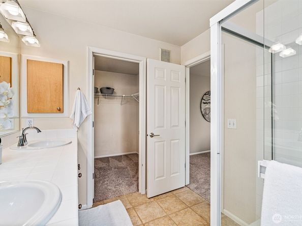 4740 Lake Place S C, Renton WA 98055