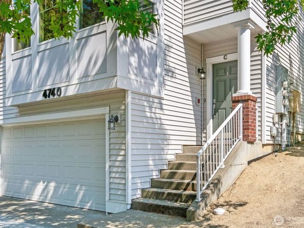 4740 Lake Place S C, Renton WA 98055