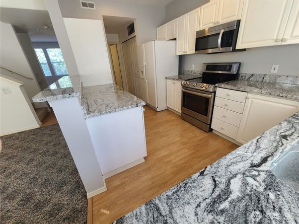 6119 S 233rd Street 196, Kent WA 98032