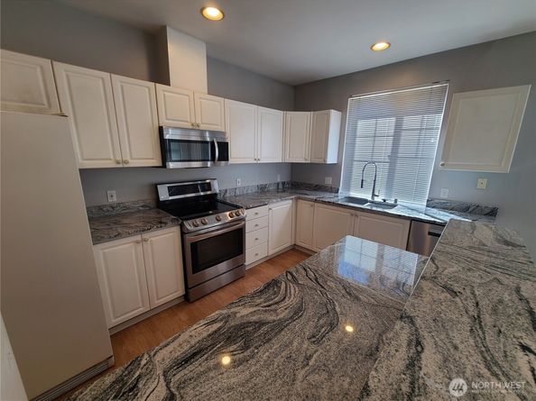 6119 S 233rd Street 196, Kent WA 98032