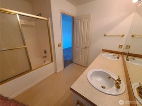 6119 S 233rd Street 196, Kent WA 98032