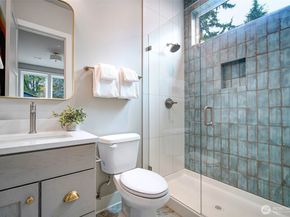 12806 NE 65th Lane, Kirkland WA 98033