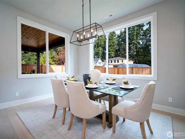 12806 NE 65th Lane, Kirkland WA 98033