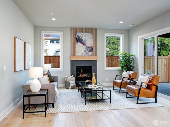 12806 NE 65th Lane, Kirkland WA 98033