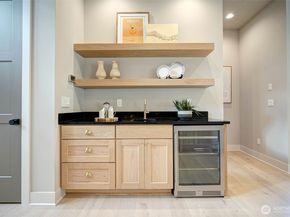 12806 NE 65th Lane, Kirkland WA 98033