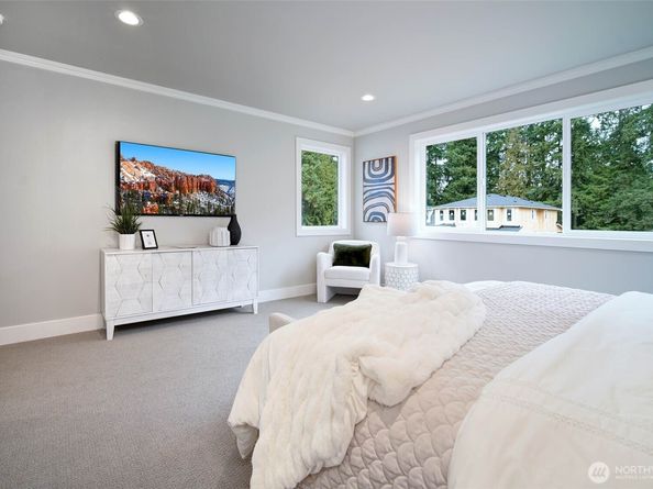 12806 NE 65th Lane, Kirkland WA 98033