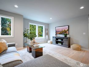12806 NE 65th Lane, Kirkland WA 98033