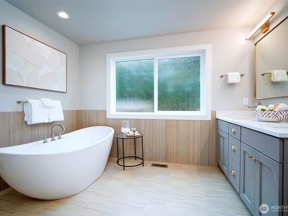 12806 NE 65th Lane, Kirkland WA 98033