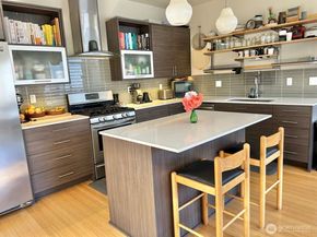 4852 40th Avenue SW B, Seattle WA 98116