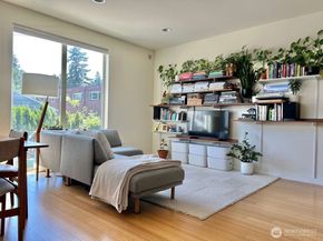 4852 40th Avenue SW B, Seattle WA 98116