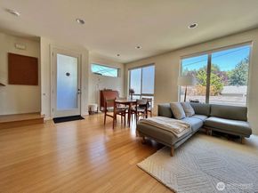 4852 40th Avenue SW B, Seattle WA 98116