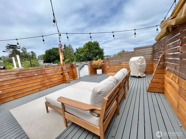 4852 40th Avenue SW B, Seattle WA 98116