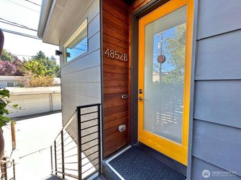 4852 40th Avenue SW