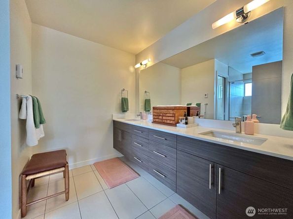 4852 40th Avenue SW B, Seattle WA 98116