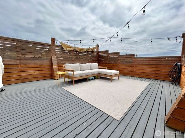 4852 40th Avenue SW B, Seattle WA 98116