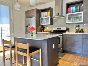 4852 40th Avenue SW B, Seattle WA 98116