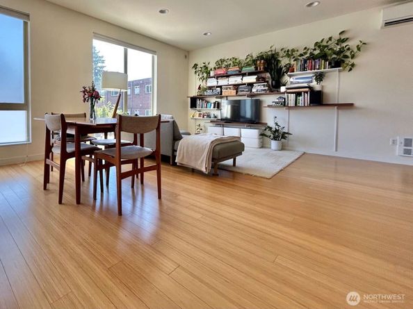 4852 40th Avenue SW B, Seattle WA 98116