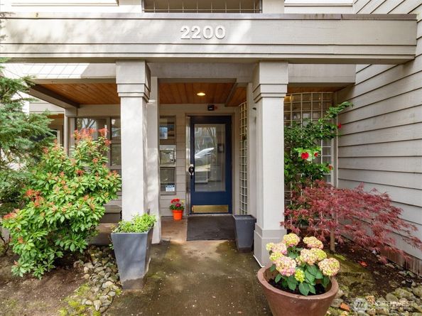 2200 Thorndyke Avenue W 404, Seattle WA 98199