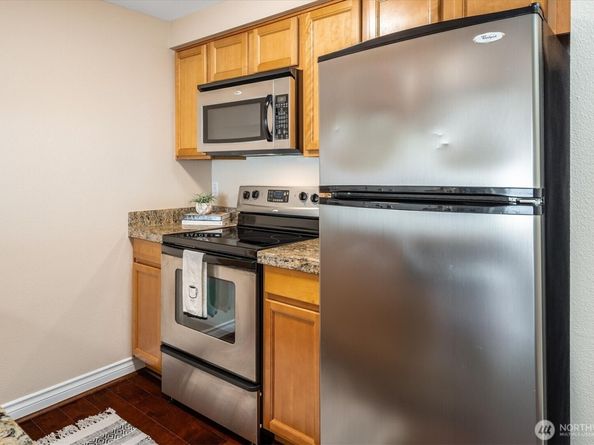 2200 Thorndyke Avenue W 404, Seattle WA 98199