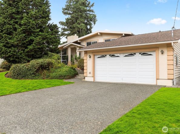 453 155th Place SE, Bellevue WA 98007