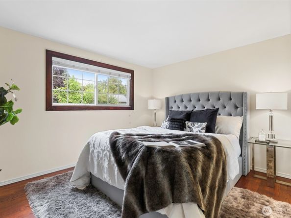 453 155th Place SE, Bellevue WA 98007