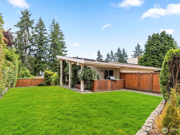 453 155th Place SE, Bellevue WA 98007