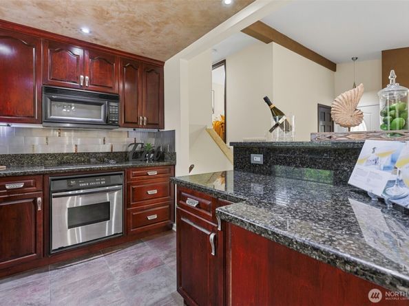 453 155th Place SE, Bellevue WA 98007