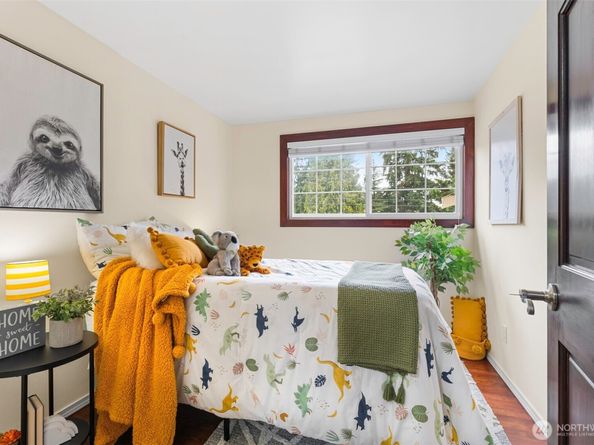 453 155th Place SE, Bellevue WA 98007